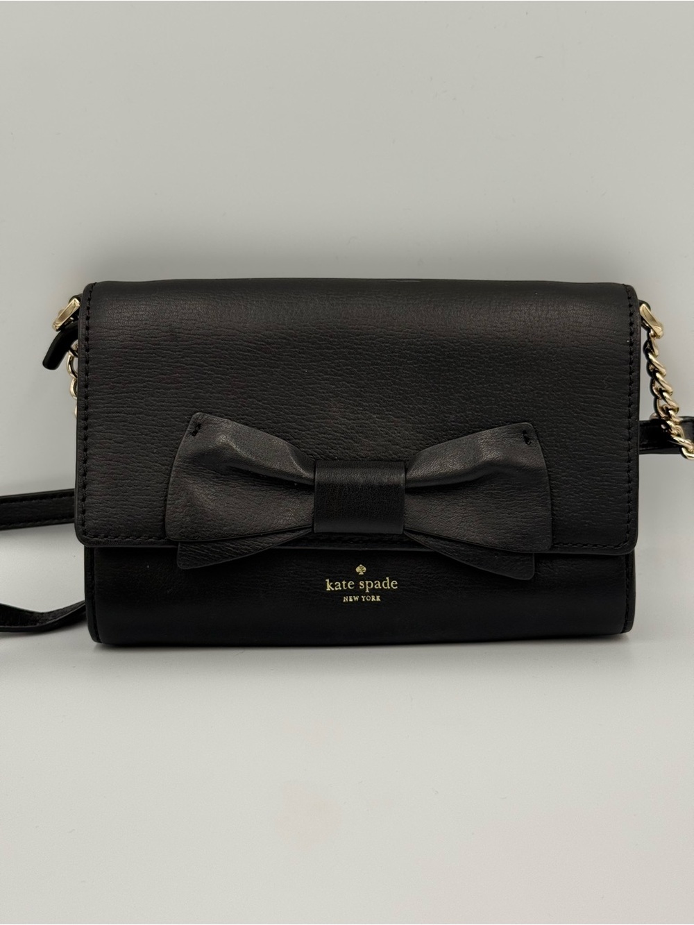 Kate Spade New York Olive
Drive Hetty Bow Crossbody in Black Leather